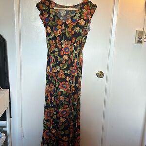 Floral maxi dress with sleeves